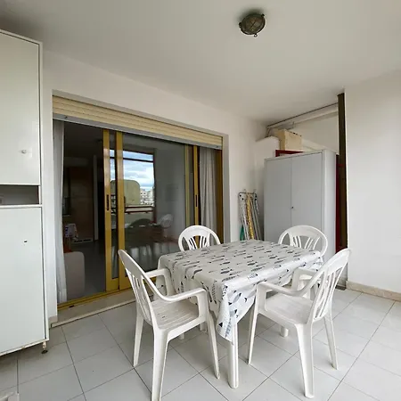 Monolocale Con Balcone, Comodo Al Mare, Posto Auto Privato דירה