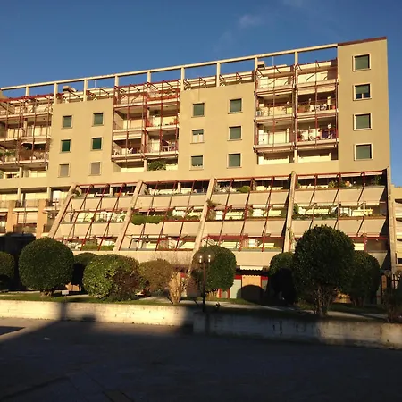 Monolocale Con Balcone, Comodo Al Mare, Posto Auto Privato *